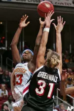 Tennessee's Shyra Ely is defended by Cisti Greenwalt in the first half.