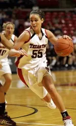 Alesha Robertson had her third-straight double-double with 12 points and 13 rebounds against Hawai'i.