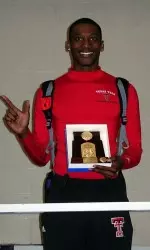 Shawon Harris finished sixth in the finals of the 60M hurdles with a clocking of 7.86. This is the first All-American honor of Harris' career.