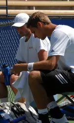 Szumanski and Rojmar talk it over.