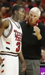 Bob Knight gives instruction to Martin Zeno during the second half. (AP Photo/Lubbock Avalanche-Journal, Joe Don Buckner)