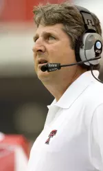 Mike Leach will be one of the featured speakers at the annual American Football Coaches Association Convention in January.