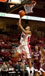 Dominic Seals had her 10th double-double of the season with 22 points and 13 rebounds.
