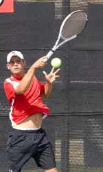 Raony Carvalho won first opening set and is foreced to retire with arm injury in third set.