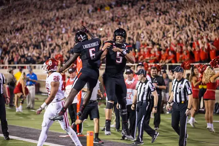 Patrick Mahomes II, Devin Lauderdale