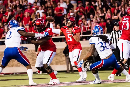 Patrick Mahomes, Madison Akamnonu