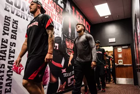 Patrick Mahomes, Nic Shimonek, Justis Nelson