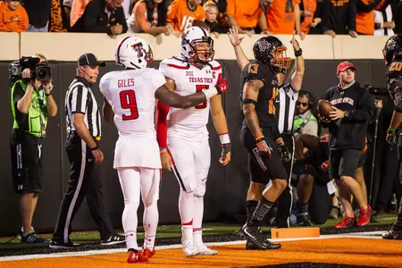 Patrick Mahomes II, Jonathan Giles