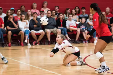Redding dig | 9/5/16 vs. UTEP | Photo by Derrick Spencer