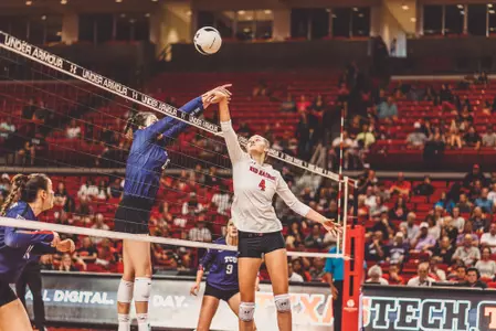 Missy Owens tip, net, jump