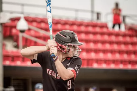 Jessica Hartwell batting