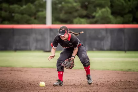 Kenzie Davis fielding