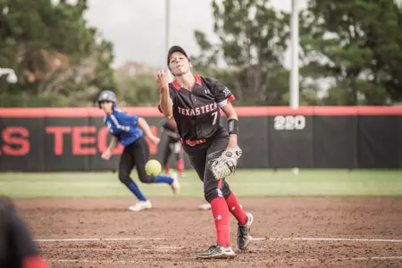 Hannah Broseman pitching