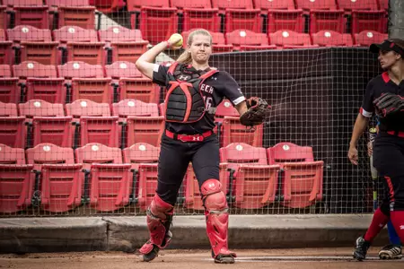 Allison Knopp catching