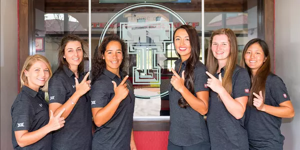 2017-18 Women's Golf Team Photo
