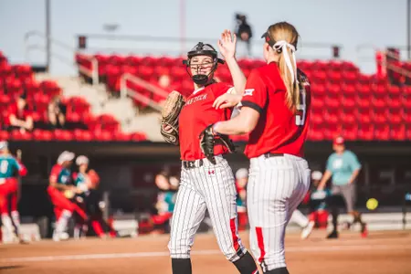 Erin Edmoundson, Jessica Hartnell- High five