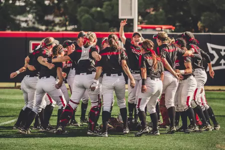 Team huddle guns up
