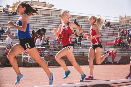 Lauren Younger, Kaylee Amershek