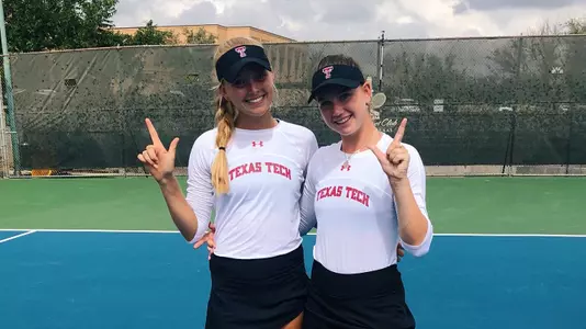 Olivia Peet, Sydney Jones