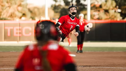 Erin Edmoundson pitching