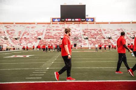 Eli Howard pregame headphones