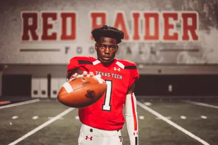 Jonathan Davis signing day