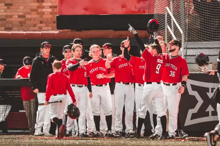 Neuse grand slam dugout
