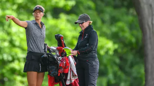 JoJo Robertson, Cecilie Nielsen