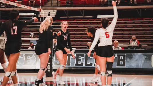 Brooke Kanas and team celebrate