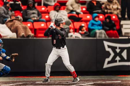 Dylan Neuse batting
