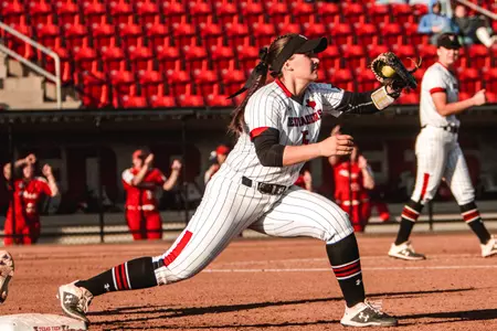 Shelby Henderson catching