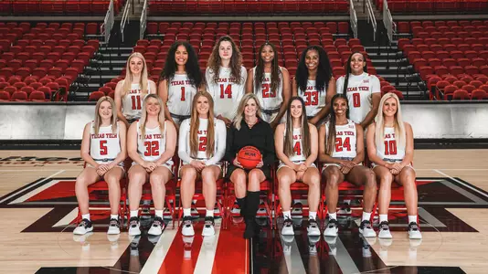 Lady Raider basketball team photo 2021-22