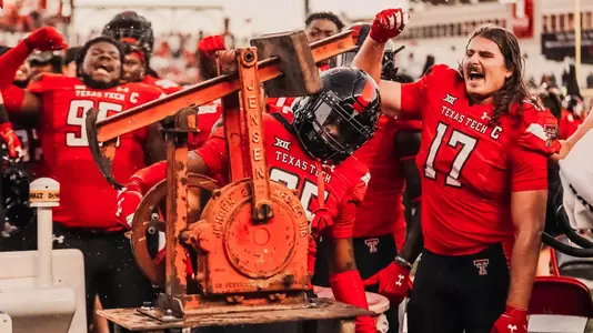 Dadrion Taylor-Demerson, Colin Schooler, Pump Jack