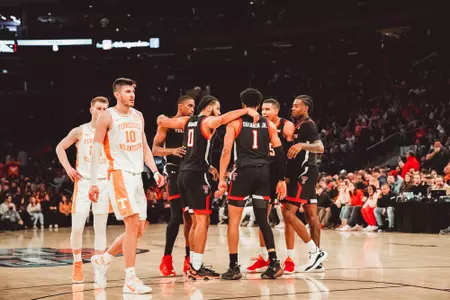 Basketball Huddle - New York - Tennessee