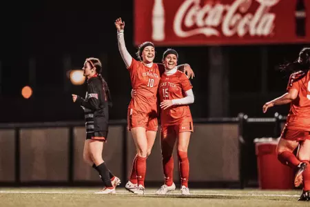 Haley Smith, Gisselle Kozarski