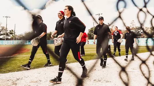 softball team pregame