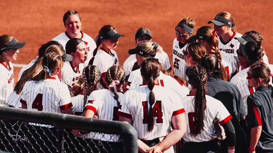 softball huddle