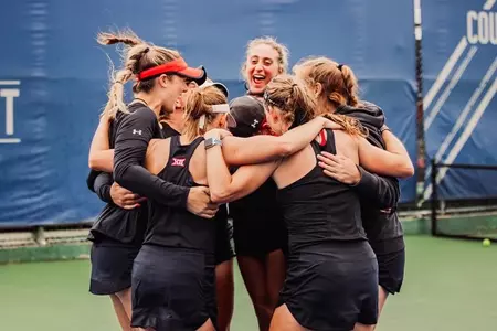 Women's tennis vs LMU 2022