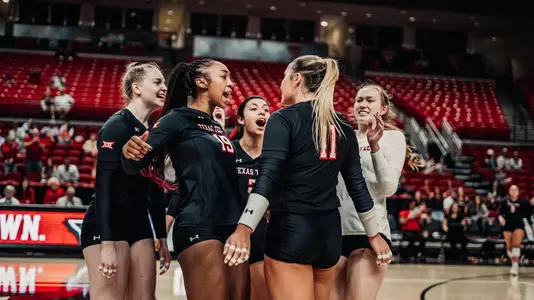 Karrington Jones, Kenna Sauer and team celebrate