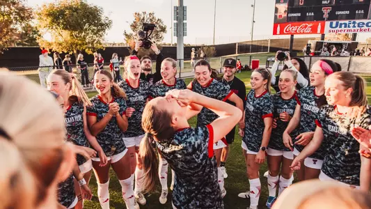 Macy Blackburn Pre-Match Huddle