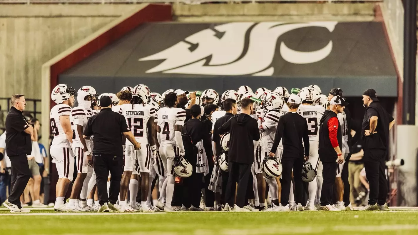 WSU huddle