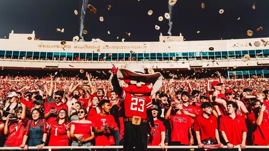 Fans Jones AT&T Stadium