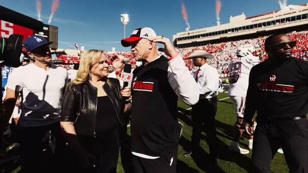 Joey McGuire, Holly Rowe