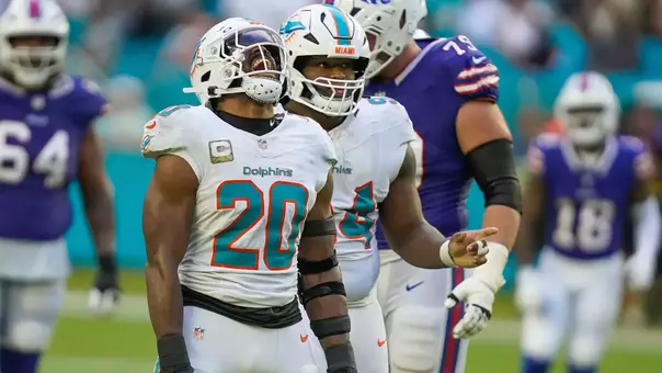 NFL: Buffalo Bills at Miami Dolphins | Jordyn Brooks