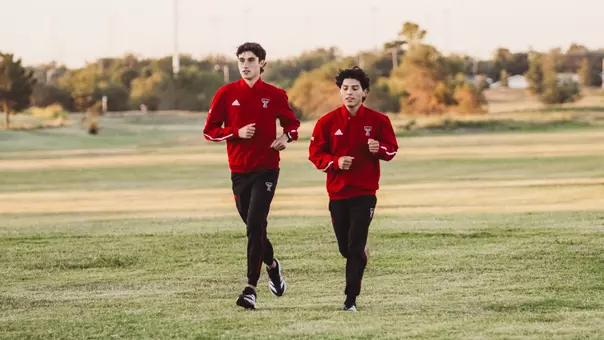 Isaac Hernandez, Daniel Mendez