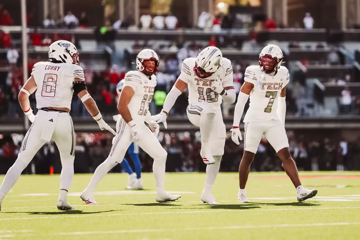 Jacob Rodriguez Heisman Pose