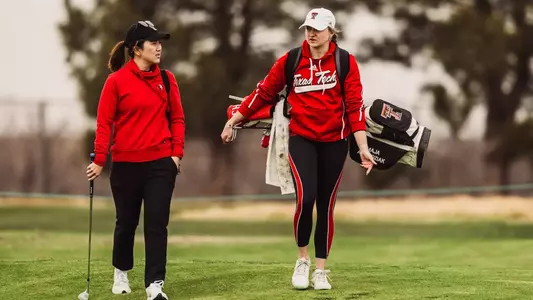 Maja Ambroziak and Anna Dong