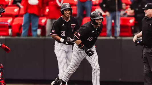 Damian Bravo, Logan Hughes