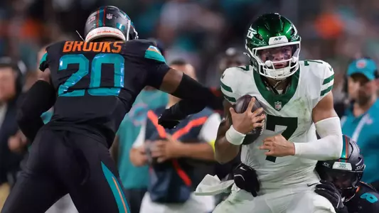 NFL: New York Jets at Miami Dolphins | Jordyn Brooks