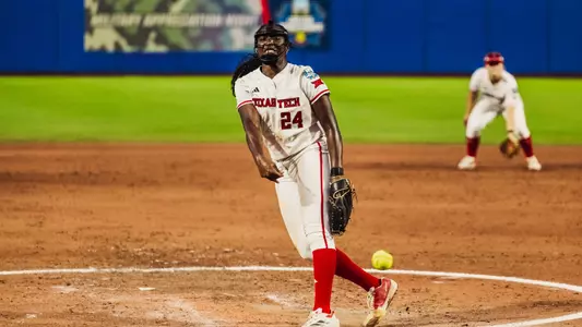 NiJaree Canady pitching in the WCWS